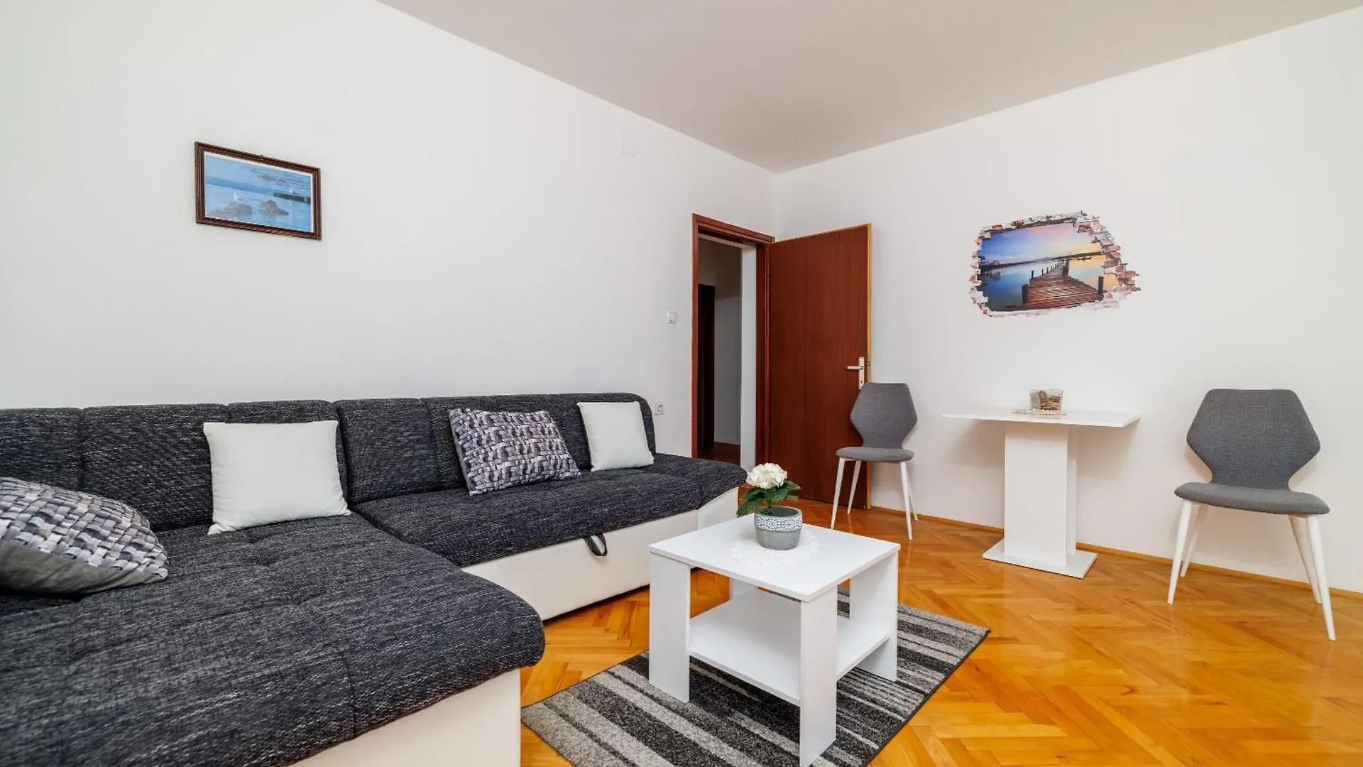 Apartment Meri 2Nd Floor Dramalj