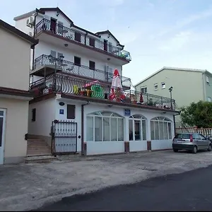 Pandza Apartman Seget Vranjica